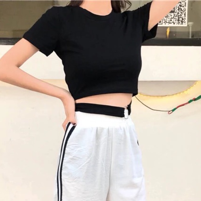 Áo croptop chocker