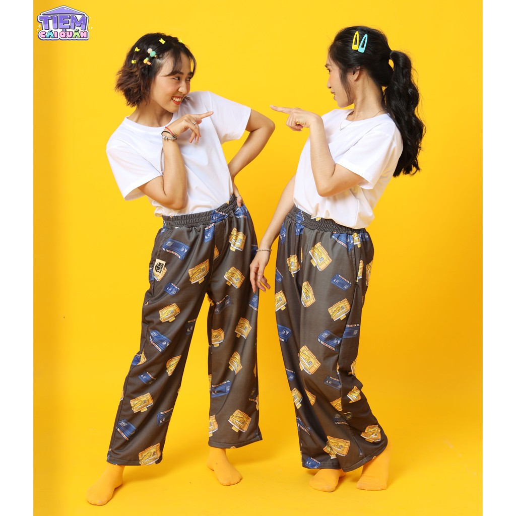 Quần hoạ tiết ĐỒ QUAY BĂNG TUỔI THƠ by Tiệm cái quần | BigBuy360 - bigbuy360.vn