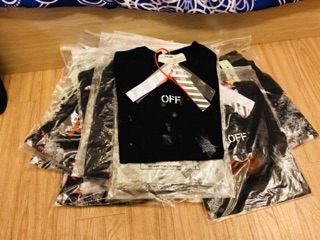 Áo offwhite galaxy (hàng cao cấp)