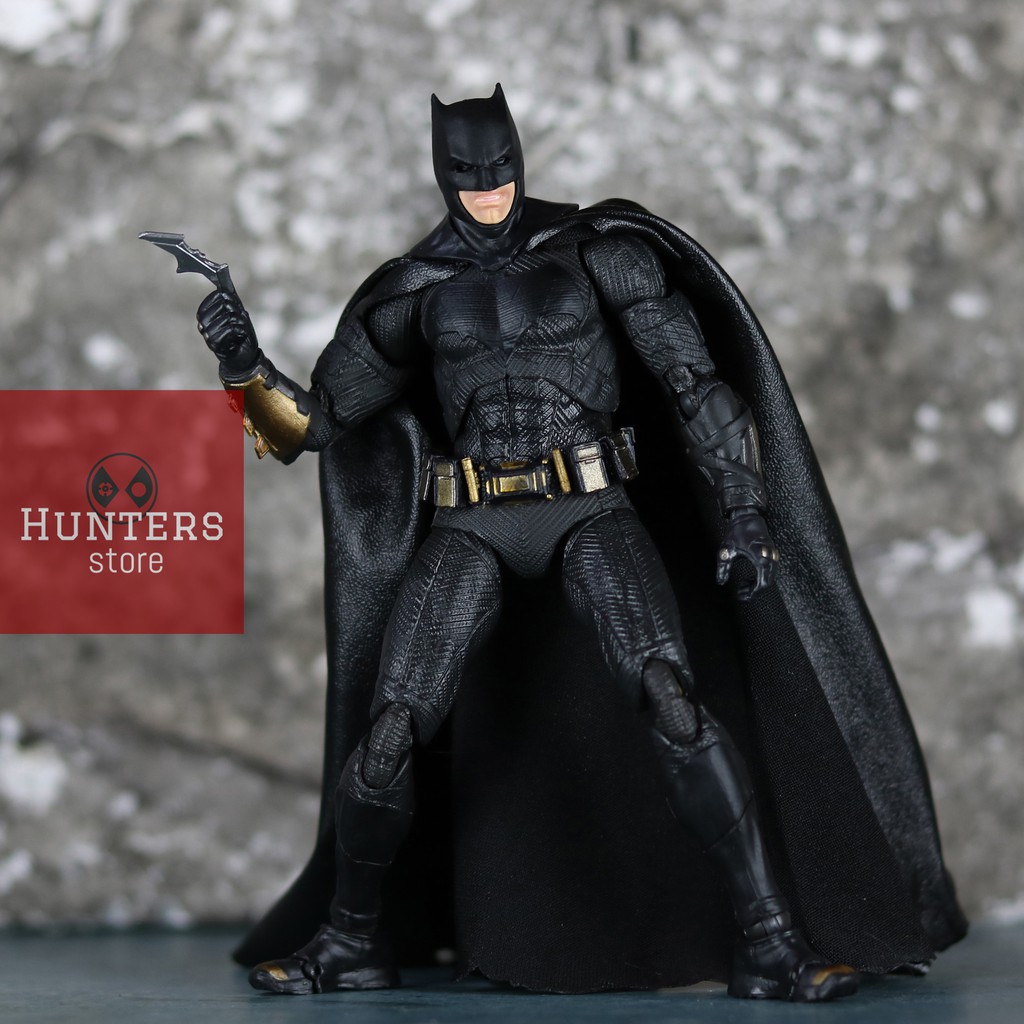 Mô hình Batman Mafex Justice League