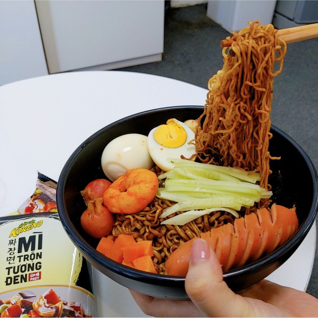 1 Thùng mì trộn tương đen Paldo Koreno (20 gói)
