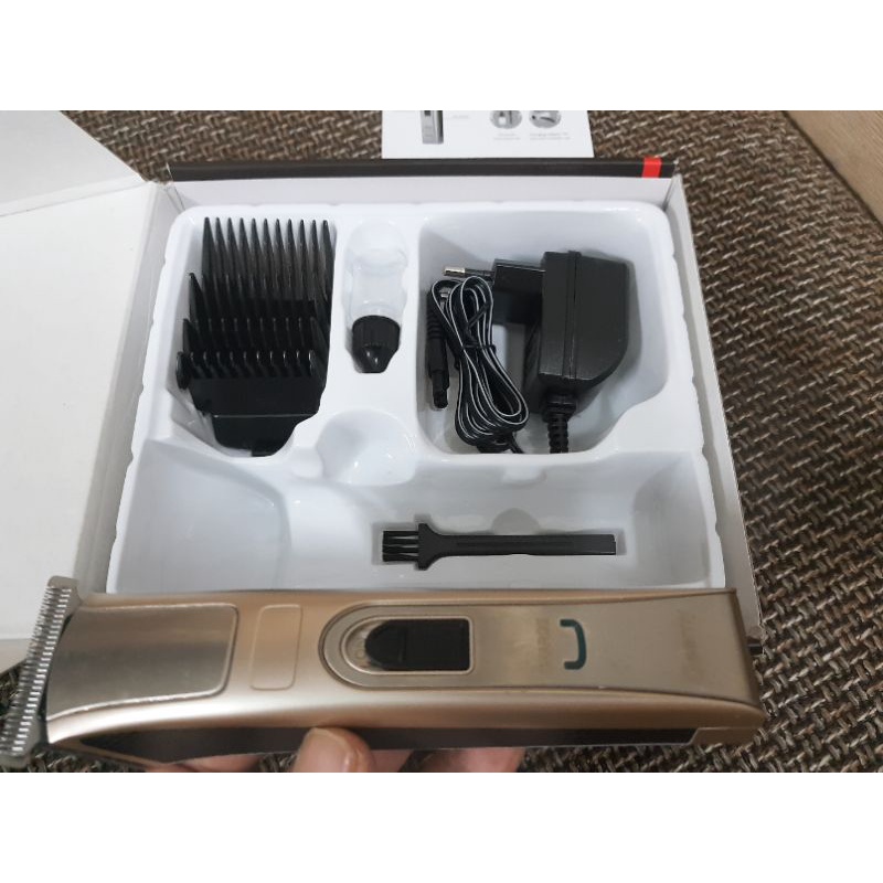 tông đơ Geemy cạo và hớt tóc 4 cữ cao cấp có đèn hiển thị