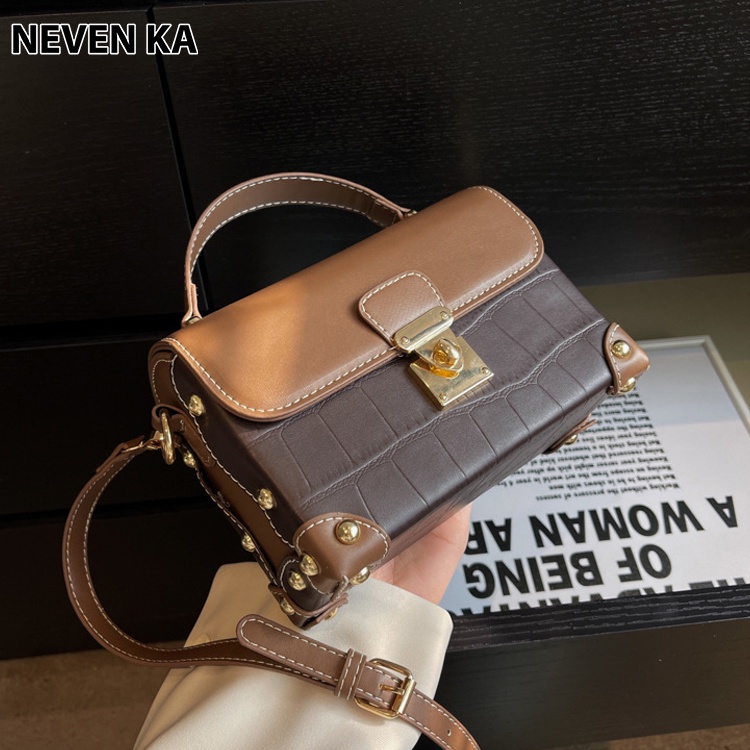 Túi Đeo Chéo Dáng Cốp Vuông Nhỏ Viền Đinh Da Vân Rắn NEVENKA N0026