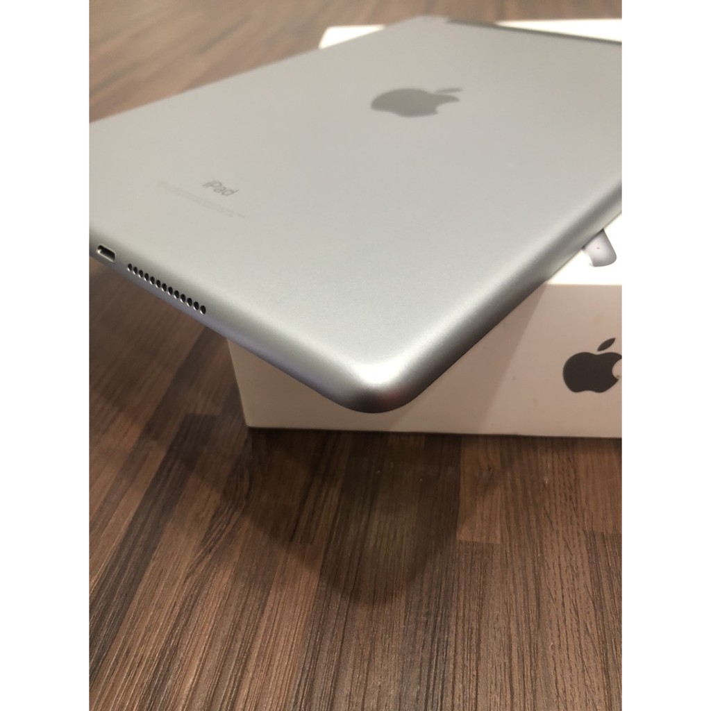 Ipad gen 6 32Gb full box by pass only wifi | BigBuy360 - bigbuy360.vn