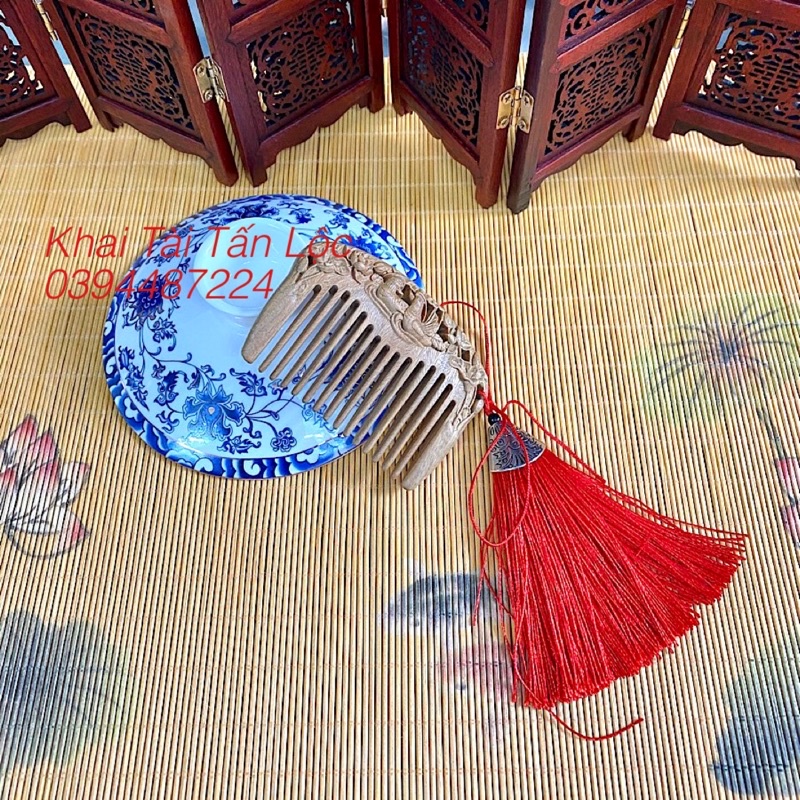 LƯỢC GỖ ĐÀN HƯƠNG KHẮC ĐÔI CHIM UYÊN ƯƠNG NHỎ XINH 8cm