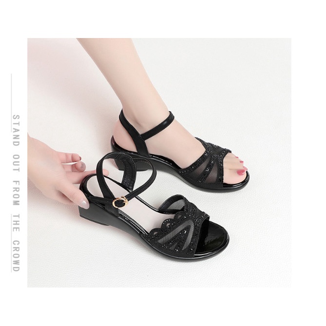 Giày sandan đế xuồng đính đá