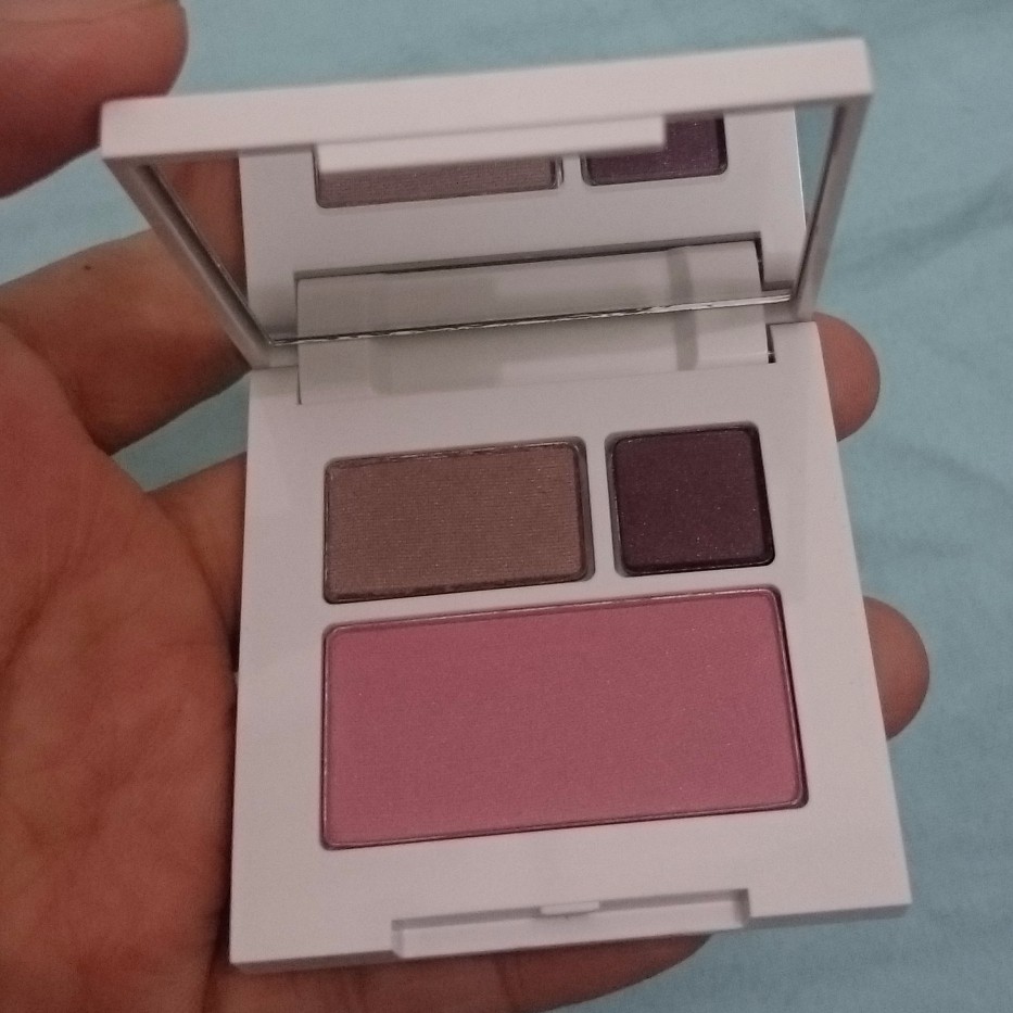 Phấn mắt và má hồng của Clinique