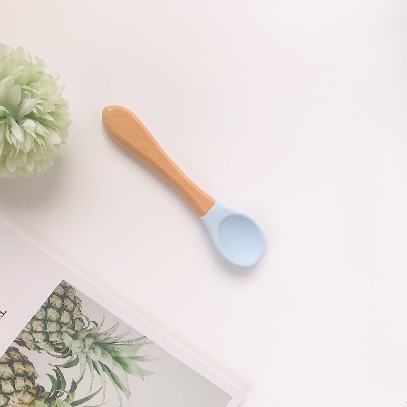 Thìa silicon cán gỗ bền đẹp cho bé ăn dặm