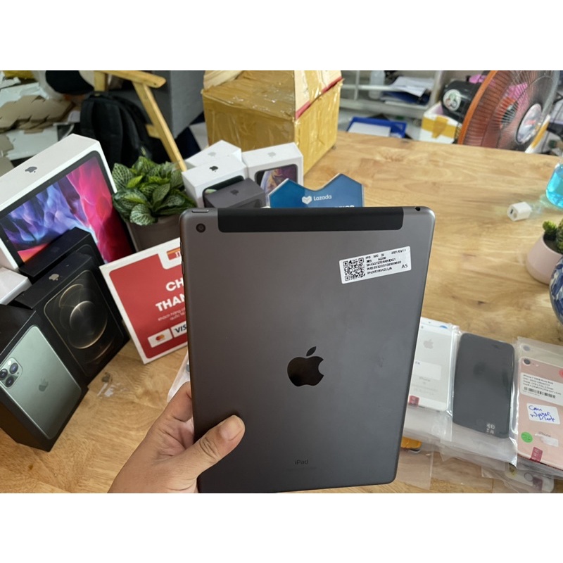 iPad Gen 7 phiên bản 32GB (4G/WIFI) KÍCH THƯỚC MÀN HÌNH 10.2 INCH và HIỆU NĂNG RAM 3GB PHÙ HỢP VỚI NHÂN VIÊN VĂN PHÒNG