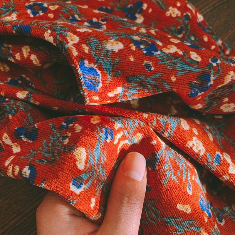 Đầm hoa nhung gân tăm