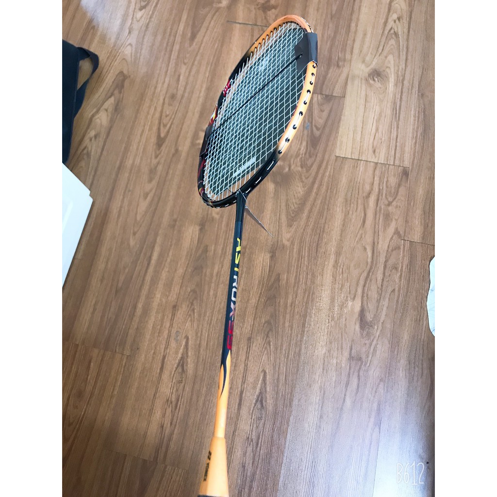 VỢT CẦU LÔNG YONEX KHUNG CACBON CỰC CHẮC CHẮN