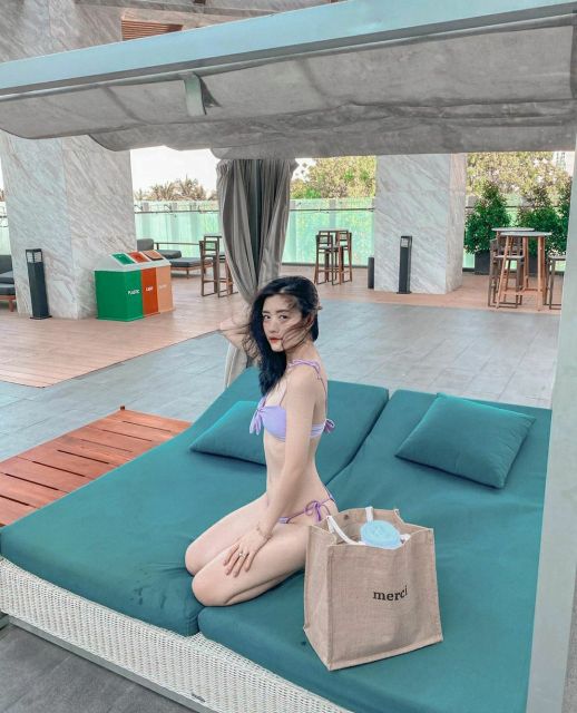 Bikini cột hai dây cột nơ ngực