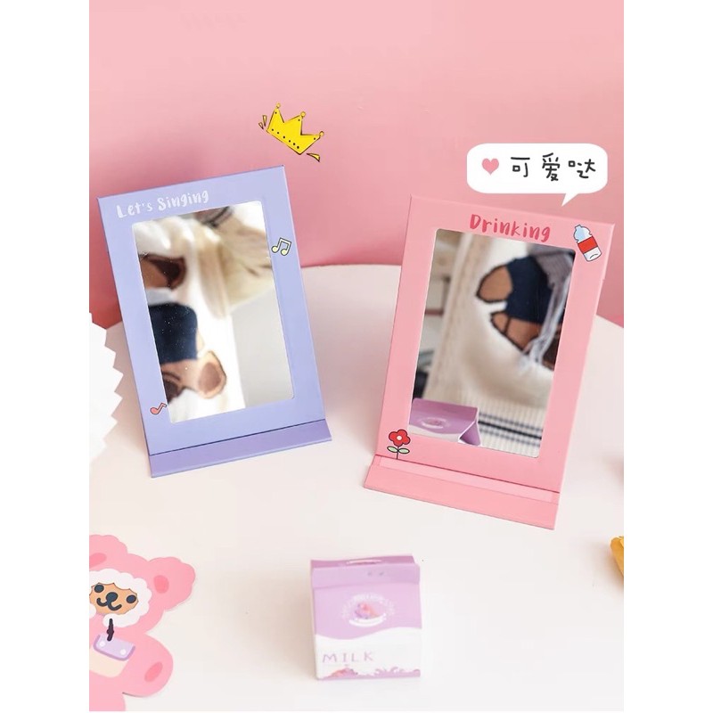 Gương Gấp Trang Điểm Để Bàn Hoạ Tiết Chibi Cute