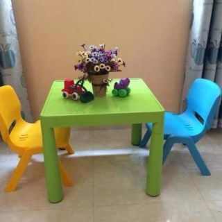 Bàn ghế cho bé