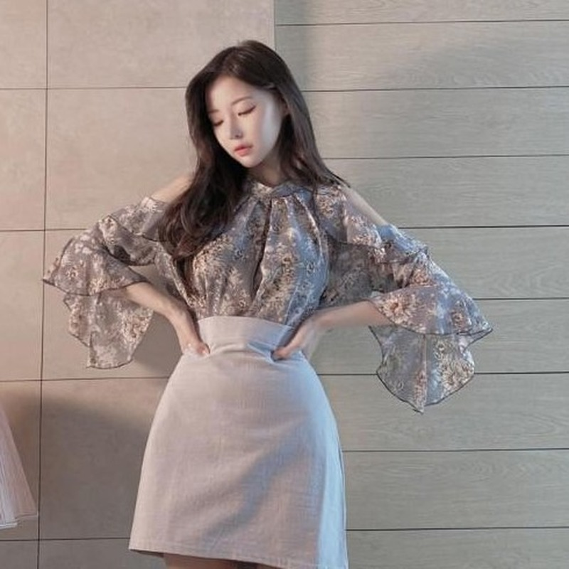 Áo kiểu CCVN họa tiết hoa trễ vai cổ tròn ngắn tay thời trang mùa hè