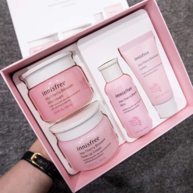 SET DƯỠNG DA INNISFREE TRẮNG HỒNG&lt;br&gt;#INNISFREE_JEJU_CHERRY_BLOSSOM