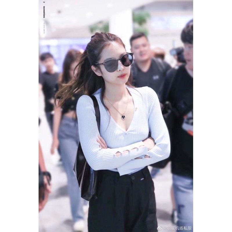 [Mã SKAMCLU7 giảm 10% tối đa 50K đơn 0Đ] Kính V SƠN TÙNG, thời trang, MẮT ĐEN, CÓ HỘP | BigBuy360 - bigbuy360.vn