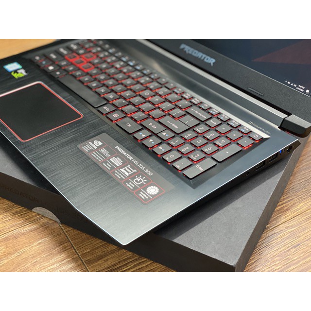 Laptop Acer Predator Helios 300 (Core I7-7700HQ, Ram 16GB, SSD 128GB + HDD 1TB, VGA GeForce GTX 1050Ti) chuyên game