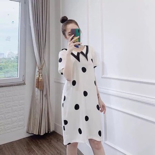 Váy chấm bi phối cổ