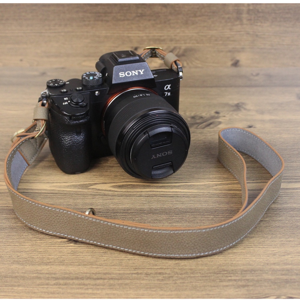 Dây Da Đeo Máy Ảnh Kèm Móc Khóa Tôm Hùm