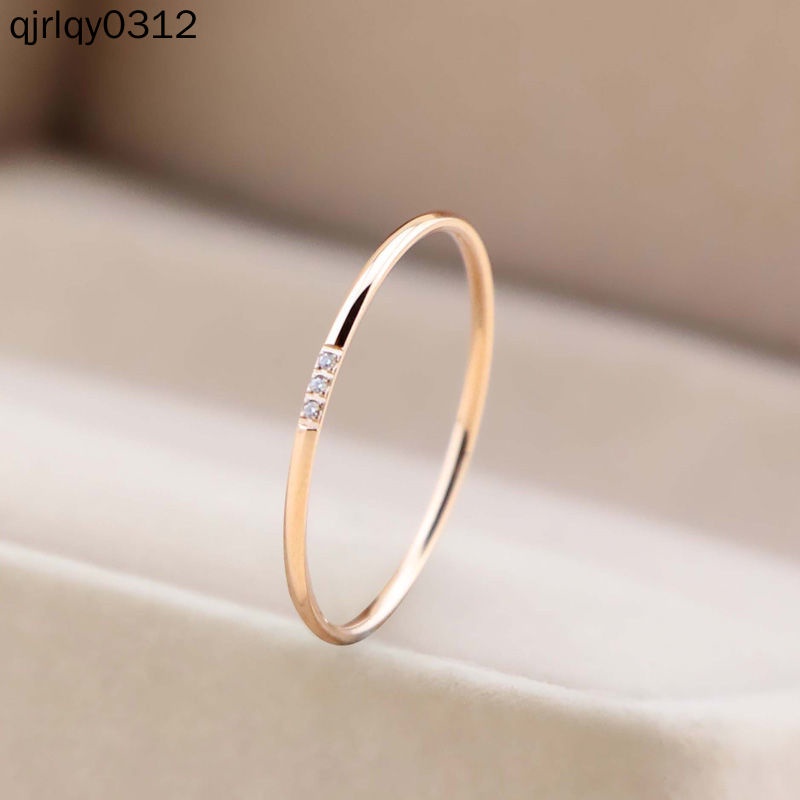 Nhẫn Thép Titan Mạ Vàng 18K Đính Đá Zircon Siêu Nhỏ Không Gây Dị Ứng