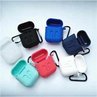 Bao silicon đựng tai nghe Airpods sử dụng vật liệu cao cấp đem lại độ mỏng tối đa, nhiều màu sắc sang trọng cá tính.