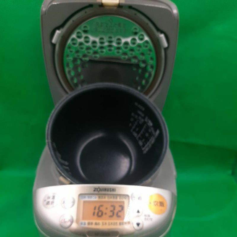 Nồi Cơm điện tử Zojirushi nội địa nhật 0,5l dành cho 2 -3 người ăn | BigBuy360 - bigbuy360.vn