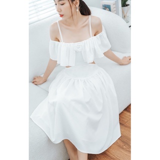 Váy xoè trễ vai