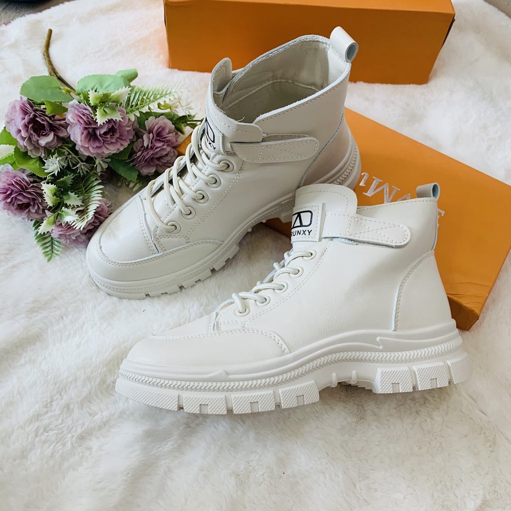 Giày boot cá tính da cao cấp hai màu đen - trắng unisex phong cách thời thượng | BigBuy360 - bigbuy360.vn
