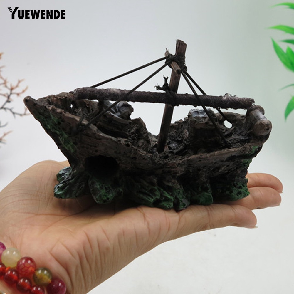 Mô hình tàu đắm bằng nhựa dùng trang trí hồ cá độc đáo