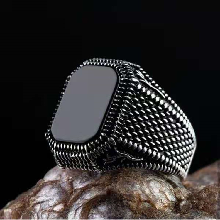 Nhẫn Kim Loại Đính Đá Zircon Đen Thời Trang Cho Nam