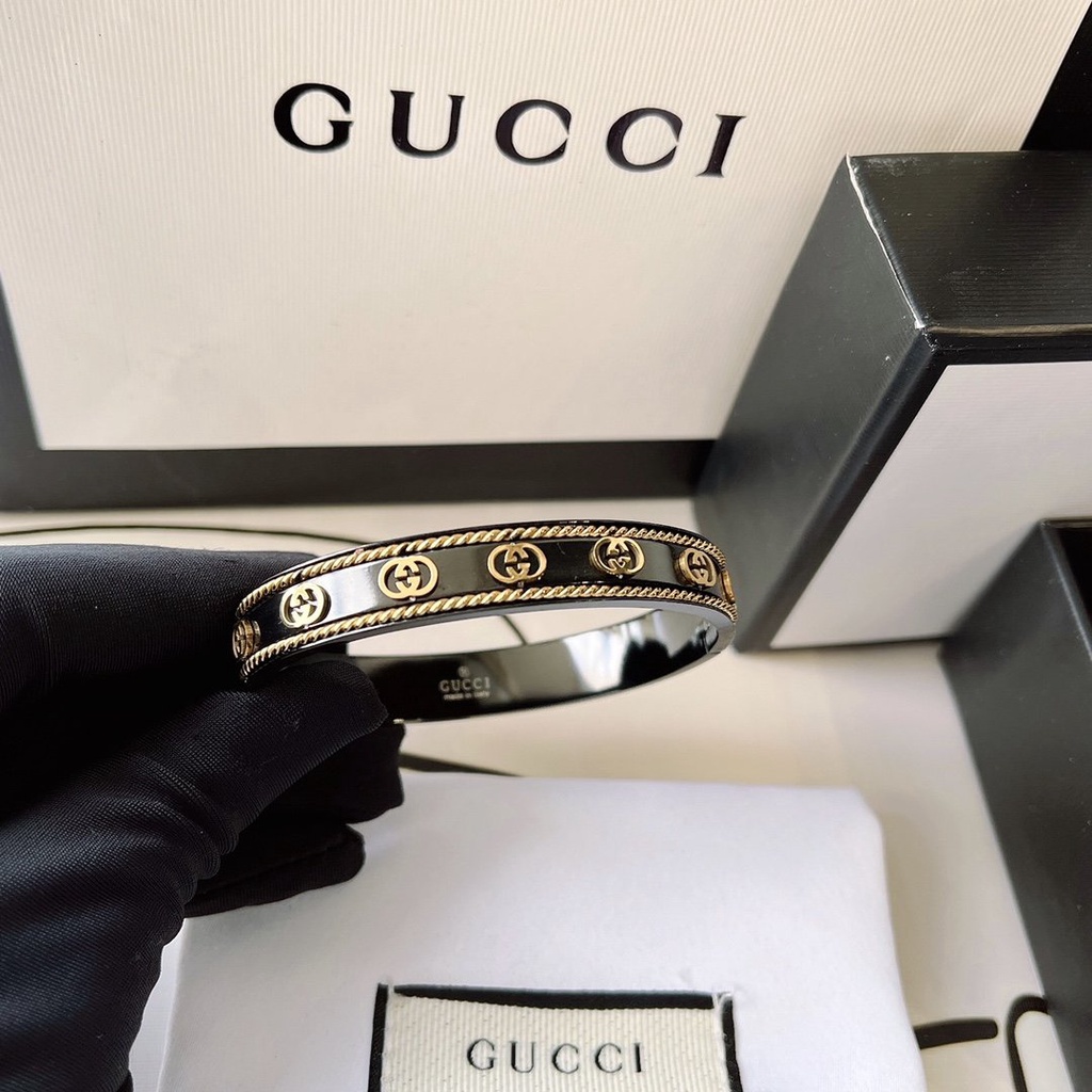 Vòng Tay Gucci Bằng Thép Titan Họa Tiết Hai Chữ GG