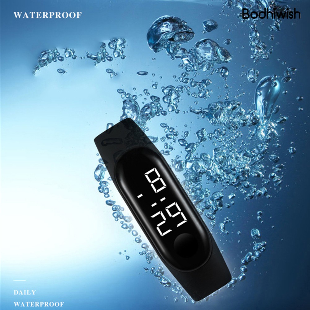 Đồng hồ đeo tay có đèn LED kĩ thuật số kèm phụ kiện chất lượng cao | BigBuy360 - bigbuy360.vn