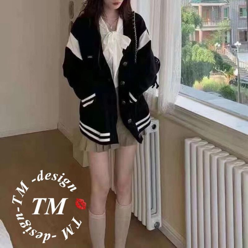 SET ÁO TRẮNG CỔ NƠ MIX CHÂN VÁY XOÈ XẾP LY MIX ÁO KHOÁC CADIGAN ĐEN