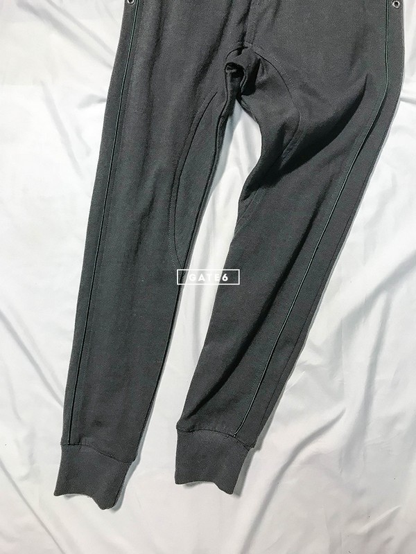 Quần nỉ jogger BC7, form slimfit gạch chân Xám
