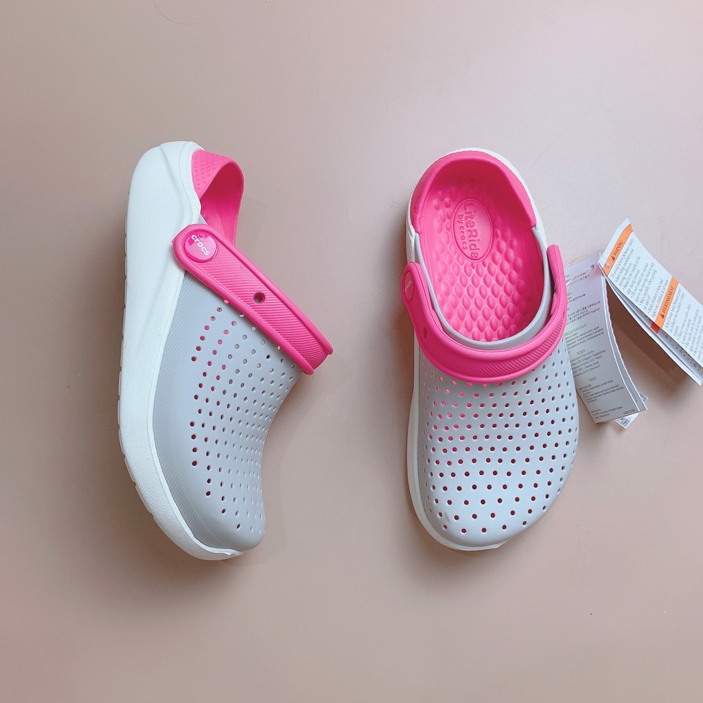 Sục crocs Literide - màu ghi quai hồng