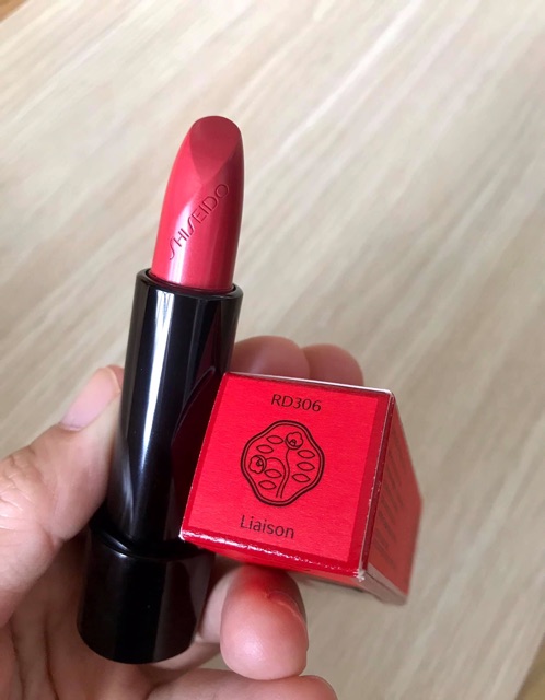 Son môi Shiseido Rouge Rouge Lipstick 4g