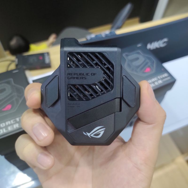 Quạt Tản Nhiệt Aero Active Cooler 5 Asus Rog Phone 5 / 5 Pro / 5 Untimate / 5S / 5S Pro (Chính Hãng)