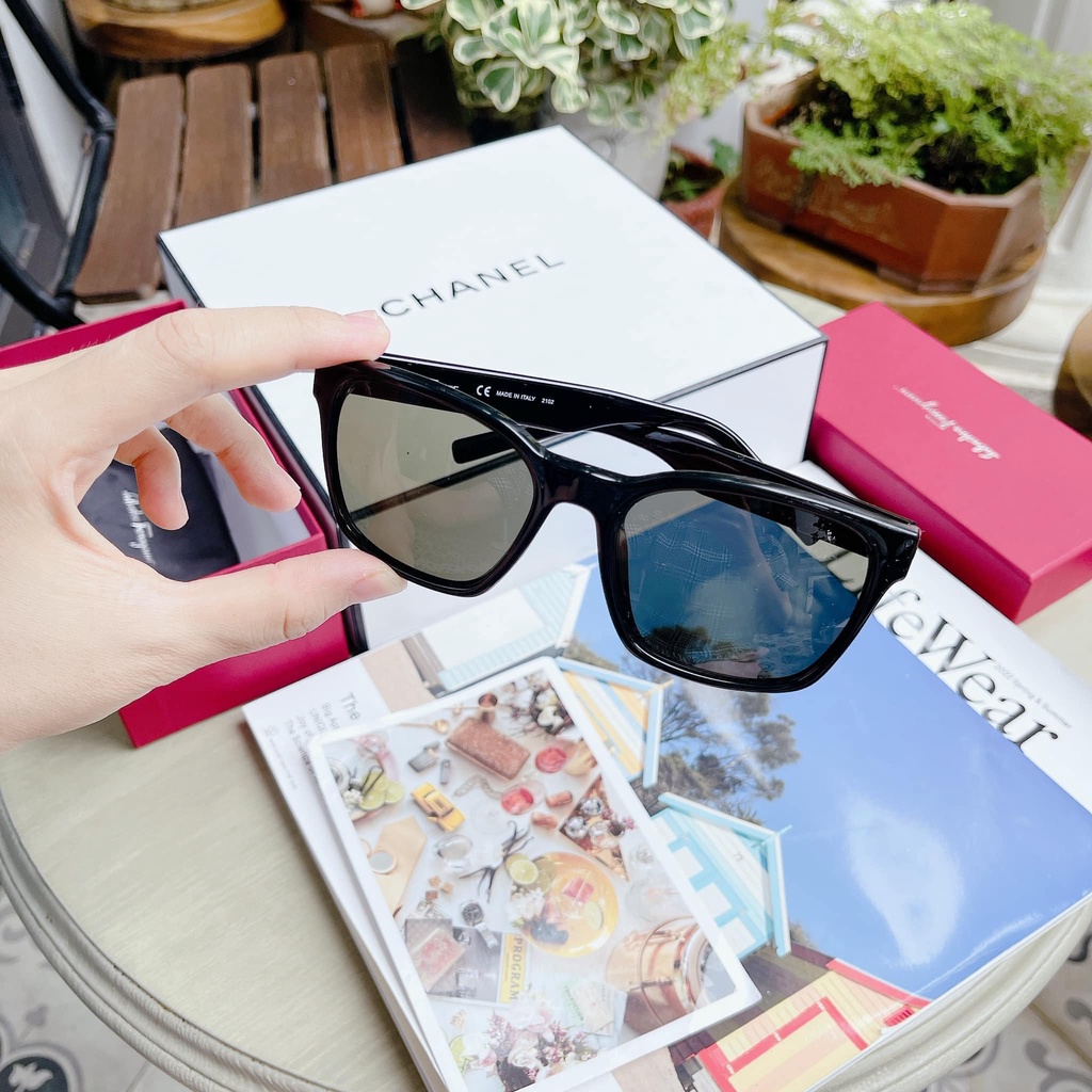 Kính Mát Salvatore Ferragamo SF959S 001 dáng vuông viền đen SF959S