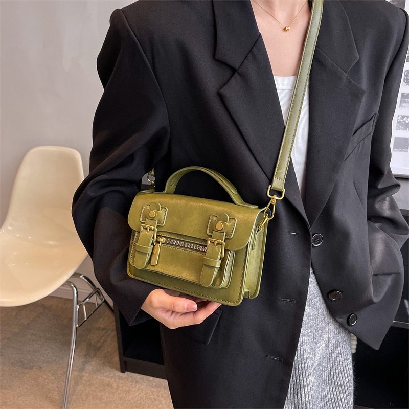 Túi Đeo Chéo Màu Đen Phong Cách Anh Quốc Cho Nữ