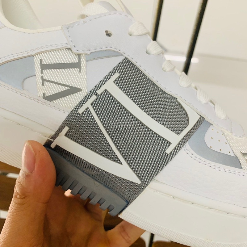 Giày Sneaker Da Phối Thêu Vạch VLTN Chữ Siêu Sang