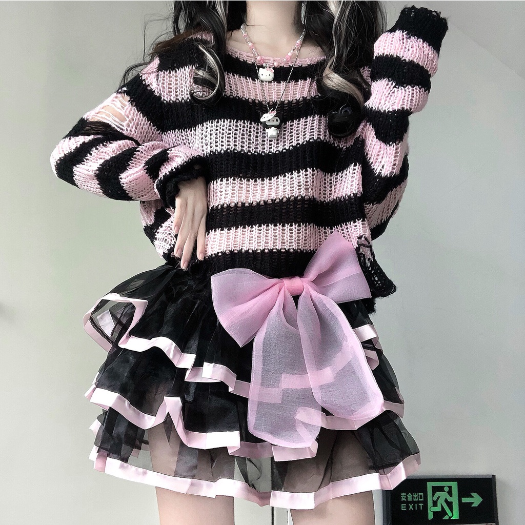 Áo len rách mỏng nhẹ phong cách Goth Punk