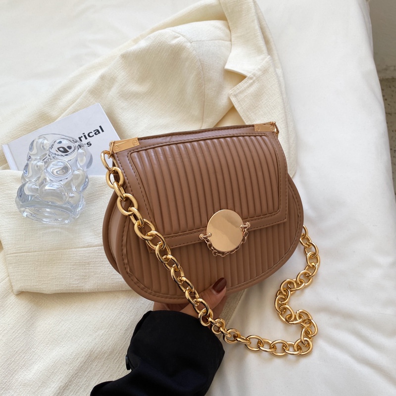 Túi đeo vai IELGY có dây xích dễ phối đồ thời trang cho phái nữ