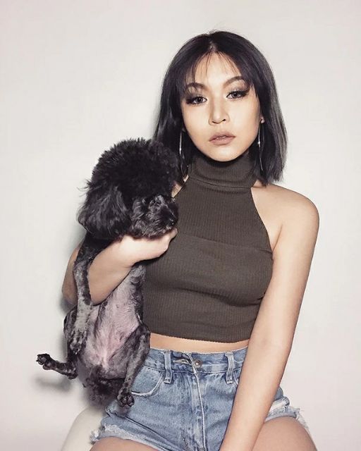 (Sẵn ib) Áo yếm croptop cổ cài khuy sau sành điệu | BigBuy360 - bigbuy360.vn