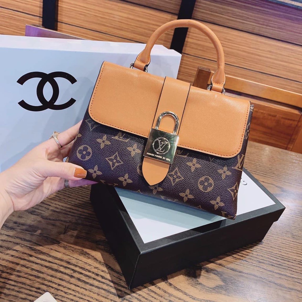 LV Khóa Ngọc Trinh Size 20