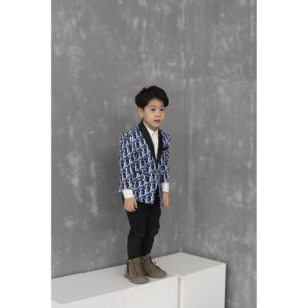 Áo blazer màu xanh họa tiết Di.o.rr