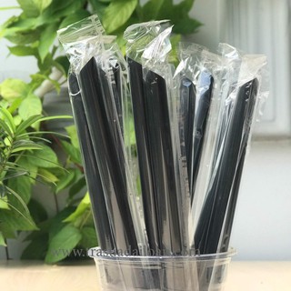 Ống hút đen uống trà sữa