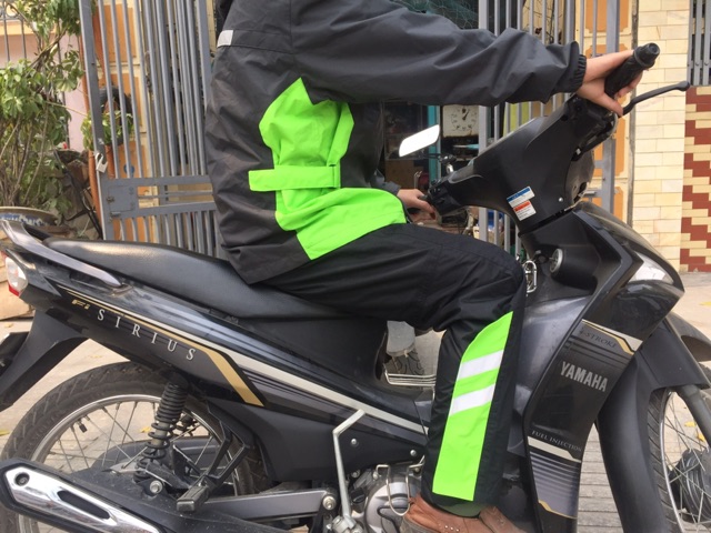 Bộ quần áo mưa cao cấp, chống nước tuyệt đối. Dày dặn chạy moto phân khối lớn, đi phượt du lịch dã ngoại.