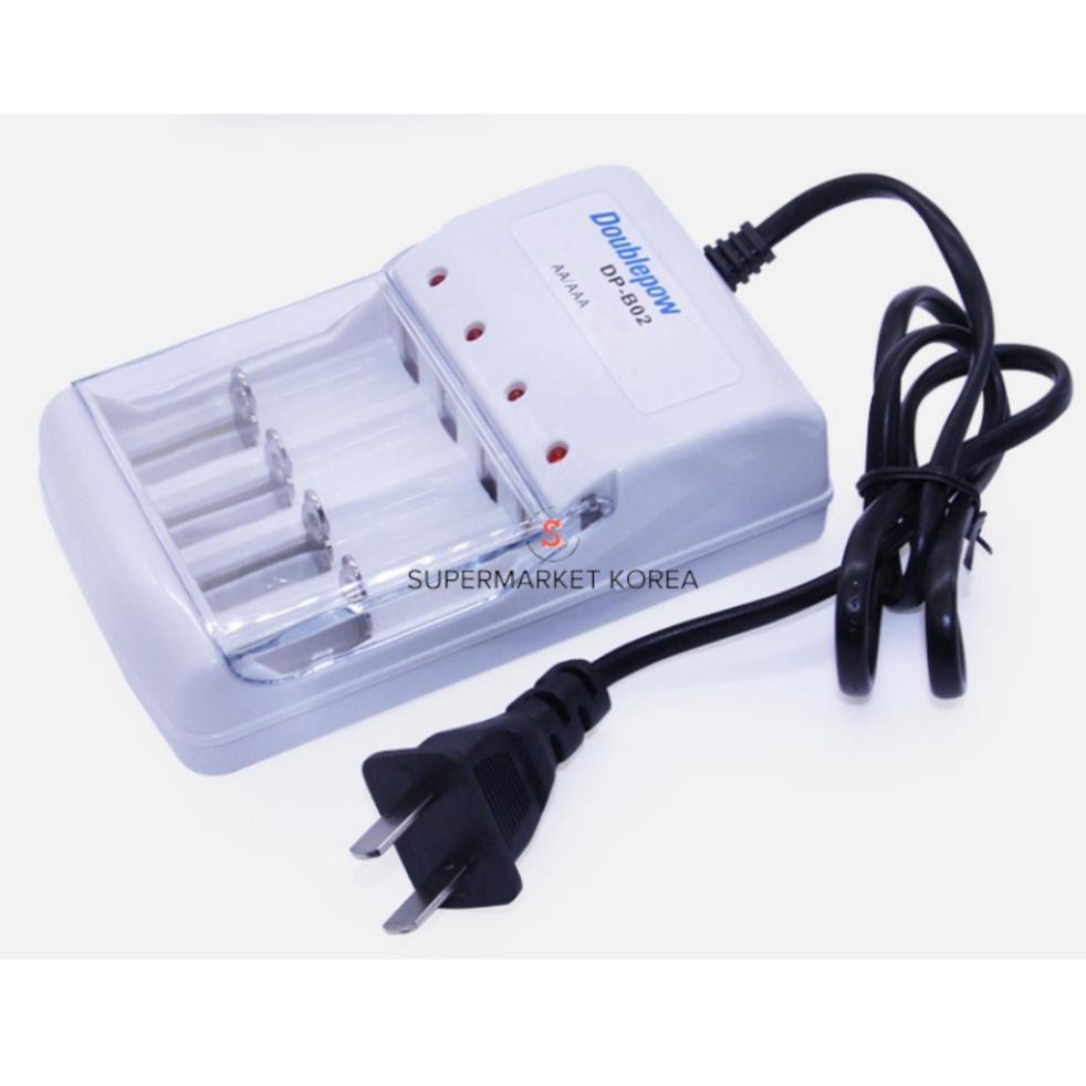 Bộ sạc DP-B02 dùng sạc cho 4 viên pin tiểu AA hoặc AAA phiên bản 2018