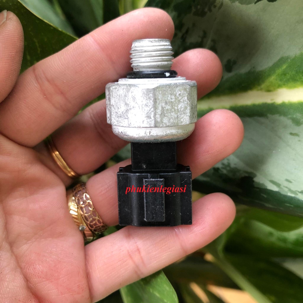 Cảm biến bù ga đánh lái Mitsubishi Grandis MR594646 42CP14-2  hàng OEM